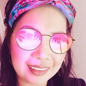 Meet your Posher, Roni